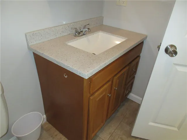 $1,400 | 379 East School Street, Unit 3L, Woonsocket, RI 02895