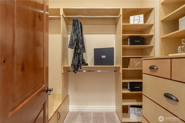 $2,195,000 | 19837 47th Avenue Northeast, Lake Forest Park, WA 98155