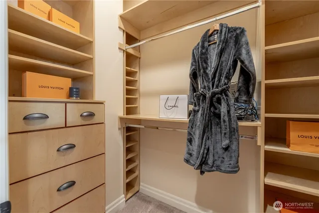 $2,195,000 | 19837 47th Avenue Northeast, Lake Forest Park, WA 98155