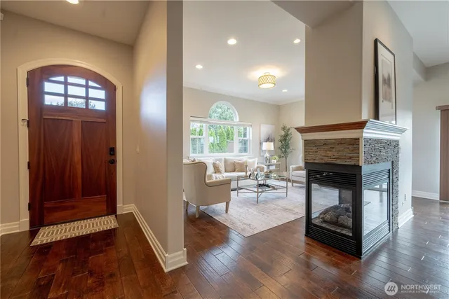 $2,195,000 | 19837 47th Avenue Northeast, Lake Forest Park, WA 98155