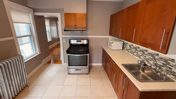 $3,300 | 29 Lincoln Street, Unit 2, Malden, MA 02148