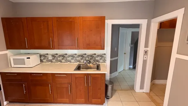 $3,300 | 29 Lincoln Street, Unit 2, Malden, MA 02148