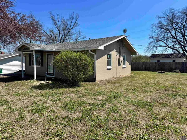 $139,500 | 608 Ratz Street, Valley Falls, KS 66088