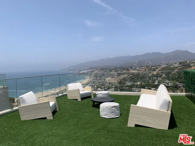 $5,995,000 | 333 North Mt Holyoke Avenue, Pacific Palisades, CA 90272