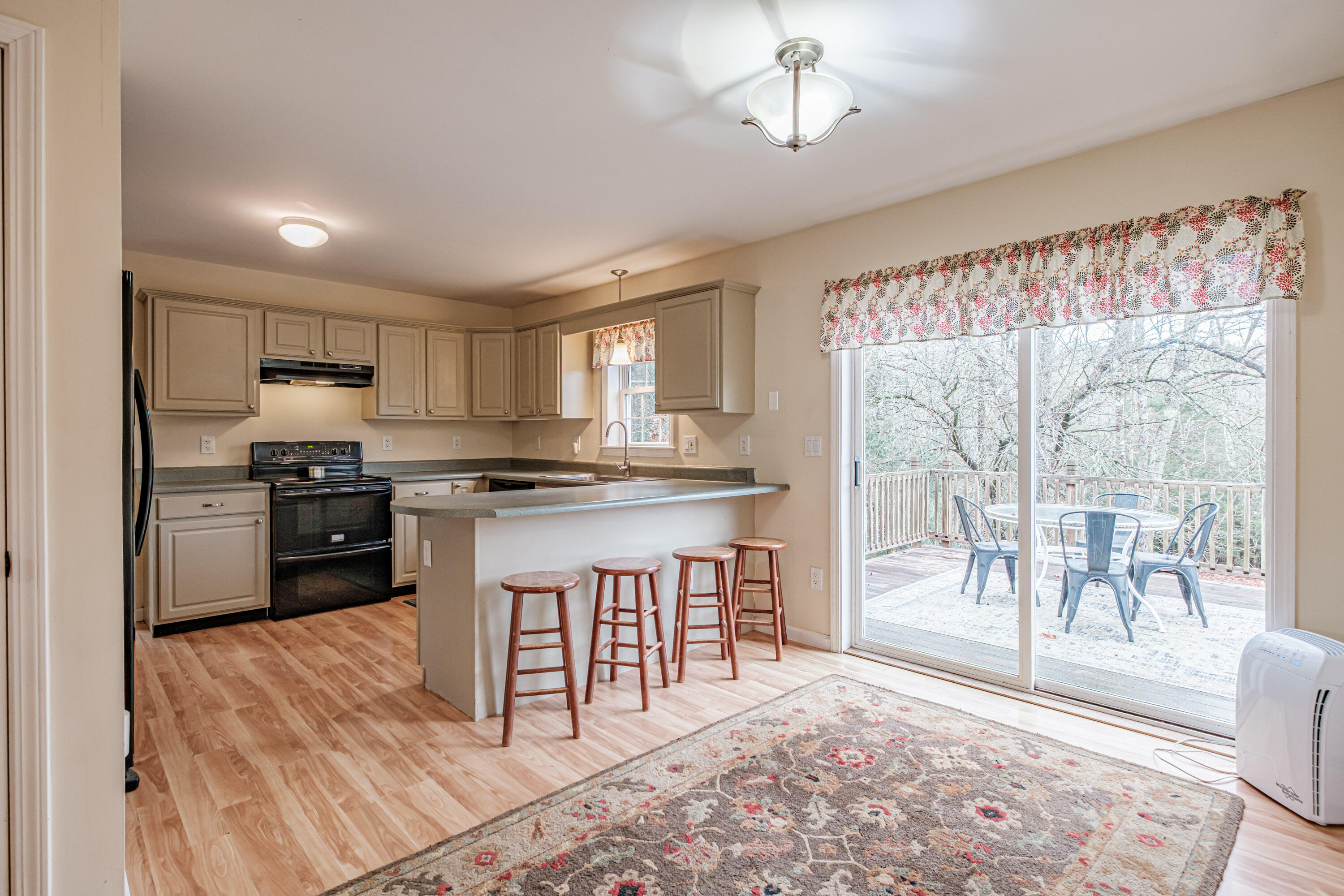 1044 Middle Road Woolwich, ME 04579 - Photo 11 of 58 20251201gp-60012