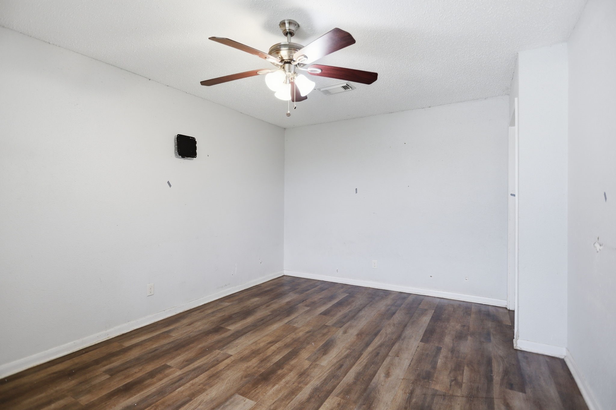 4211 Hartsville Road Houston, TX 77047 - Photo 10 of 21