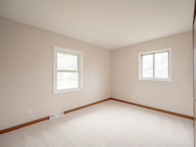 $199,900 | 37 North Cedar Lane, Glenwood, IL 60425