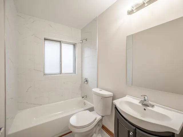 $199,900 | 37 North Cedar Lane, Glenwood, IL 60425