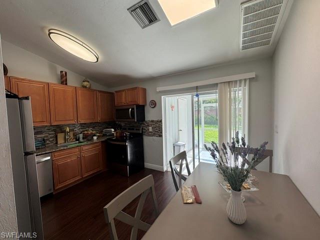 2142 55th Terrace Southwest, Unit B Naples, FL 34116 - Photo 4 of 16 Gallery Image 4