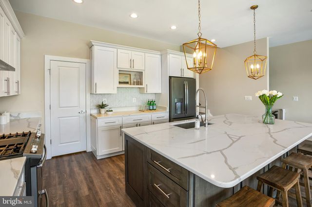 $1,150,000 | 2005 South Lincoln Street, Arlington, VA 22204