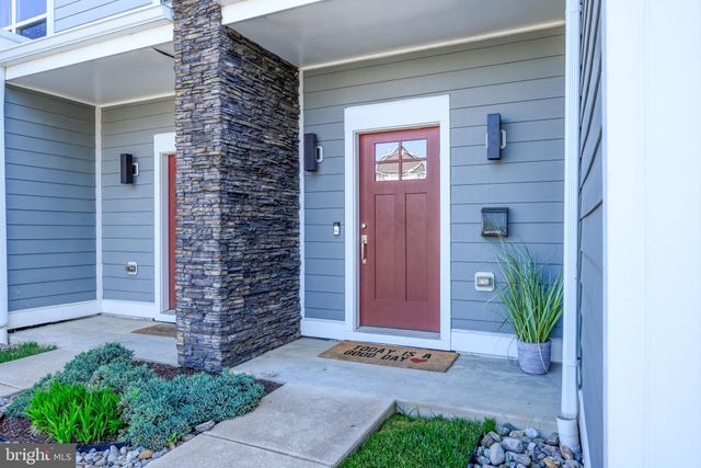 $1,150,000 | 2005 South Lincoln Street, Arlington, VA 22204