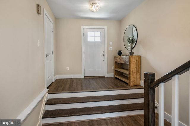 $1,150,000 | 2005 South Lincoln Street, Arlington, VA 22204