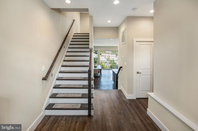 $1,150,000 | 2005 South Lincoln Street, Arlington, VA 22204