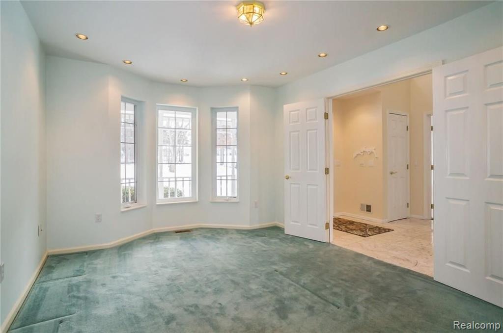 11104 Mcgregor Road Pinckney, MI 48169 - Photo 7 of 42