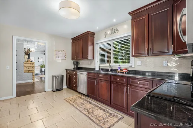 $424,900 | 12 Golf Course Road, Eldon, MO 65026