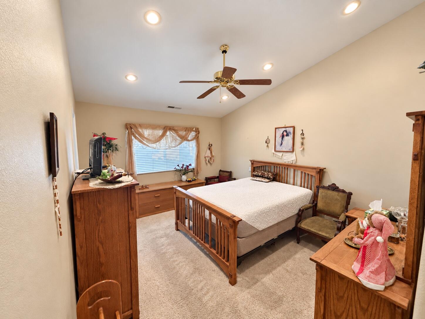 341 South Parkside Circle St. George, UT 84770 - Photo 12 of 29 12 - Primary Bedroom 1