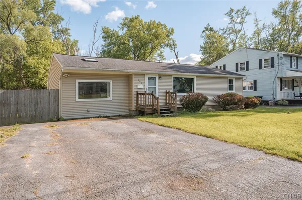 $175,000 | 105 Ashford Court, Salina, NY 13211