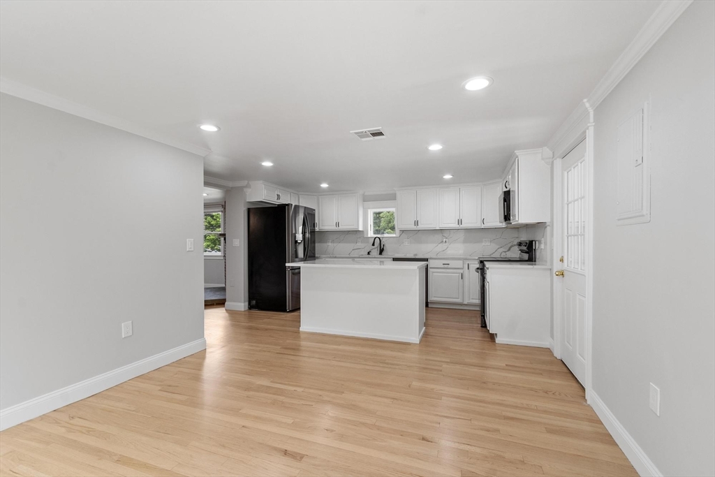 92 Hosmer Street Hudson, MA 01749 - Photo 8 of 31