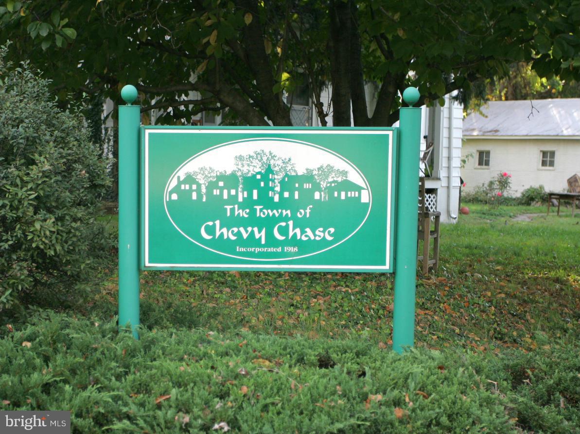 4421 Ridge Street Chevy Chase, MD 20815 - Photo 16 of 19 Community