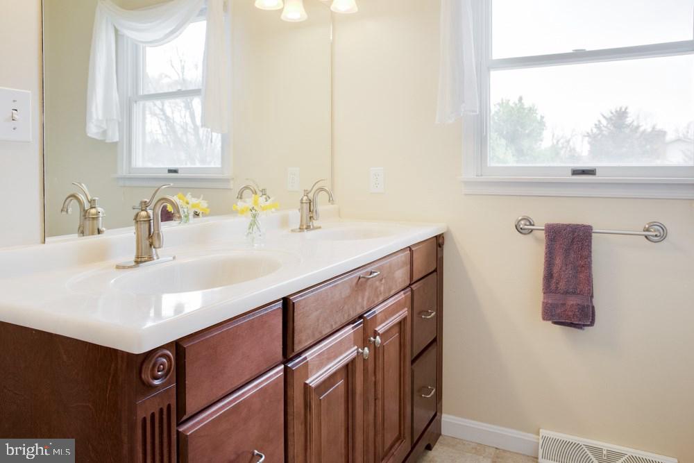 25 Raspberry Drive Mechanicsburg, PA 17050 - Photo 15 of 25 Gallery Image 15