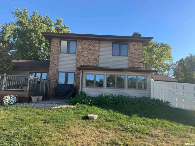 $459,900 | 1201 Pine Tree Drive, Washington, IL 61571