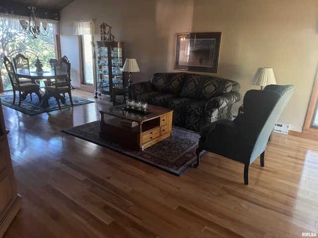 $459,900 | 1201 Pine Tree Drive, Washington, IL 61571