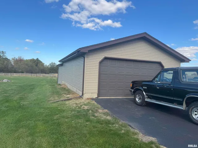 $459,900 | 1201 Pine Tree Drive, Washington, IL 61571