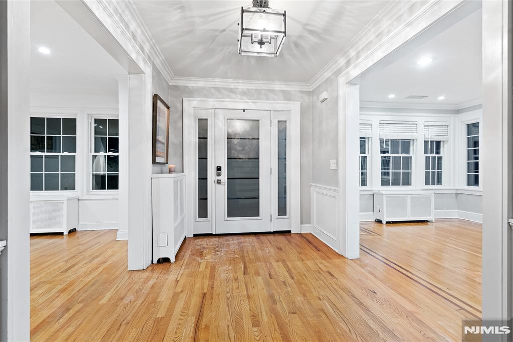 764 Goffle Road Hawthorne, NJ 07506 - Photo 4 of 45