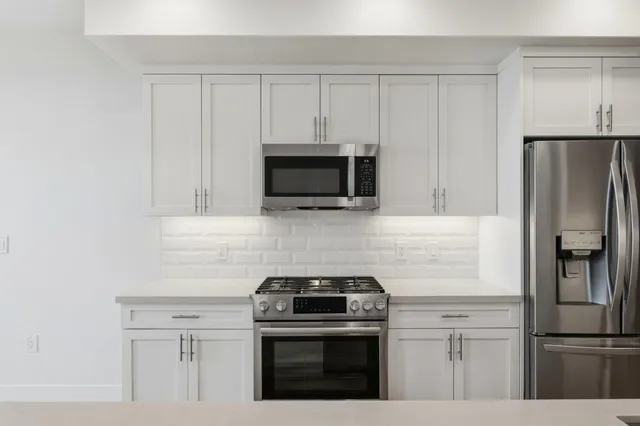 $4,800 | 400 Mariners Island Boulevard, Unit 209, San Mateo, CA 94404