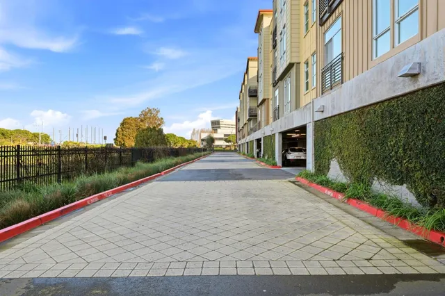 $4,800 | 400 Mariners Island Boulevard, Unit 209, San Mateo, CA 94404