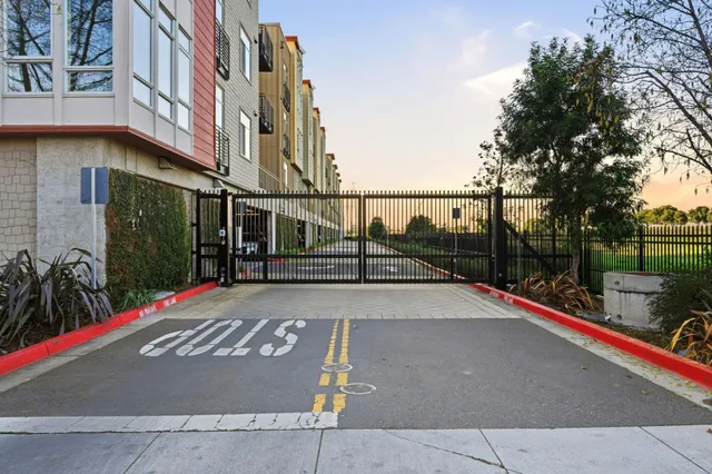 $4,800 | 400 Mariners Island Boulevard, Unit 209, San Mateo, CA 94404