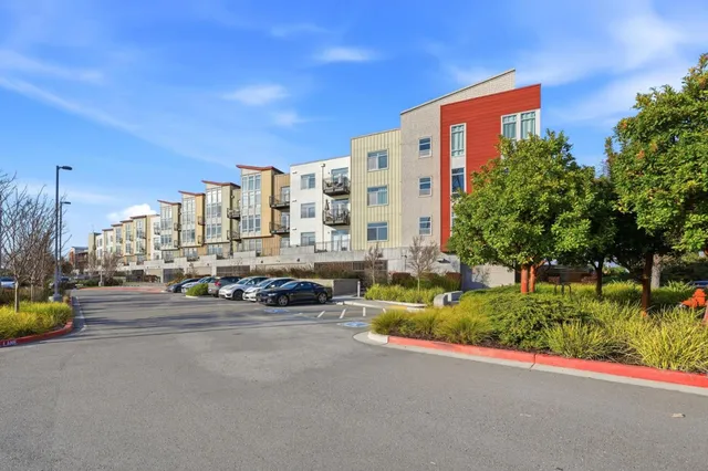 $4,800 | 400 Mariners Island Boulevard, Unit 209, San Mateo, CA 94404