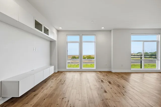 $4,800 | 400 Mariners Island Boulevard, Unit 209, San Mateo, CA 94404