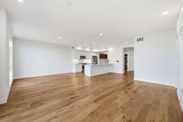 $4,800 | 400 Mariners Island Boulevard, Unit 209, San Mateo, CA 94404