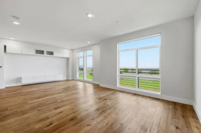 $4,800 | 400 Mariners Island Boulevard, Unit 209, San Mateo, CA 94404