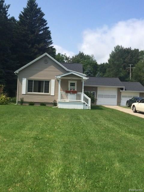 2883 Beach Road Port Huron, MI 48060 - Photo 1 of 15 photo 1 (6).jpg