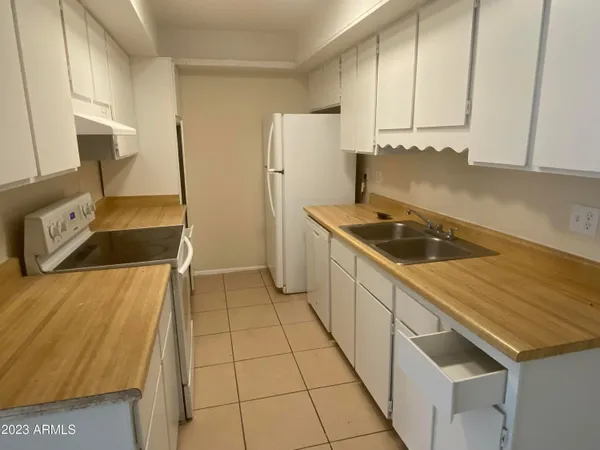 $1,595 | 6002 West Townley Avenue, Glendale, AZ 85302