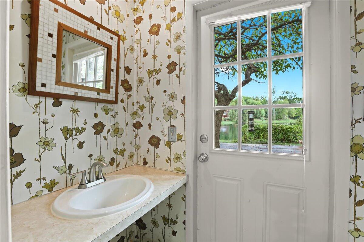 29744 Sugar Spring Road Farmington Hills, MI 48334 - Photo 19 of 42 19-29744 Sugar Spring Rd