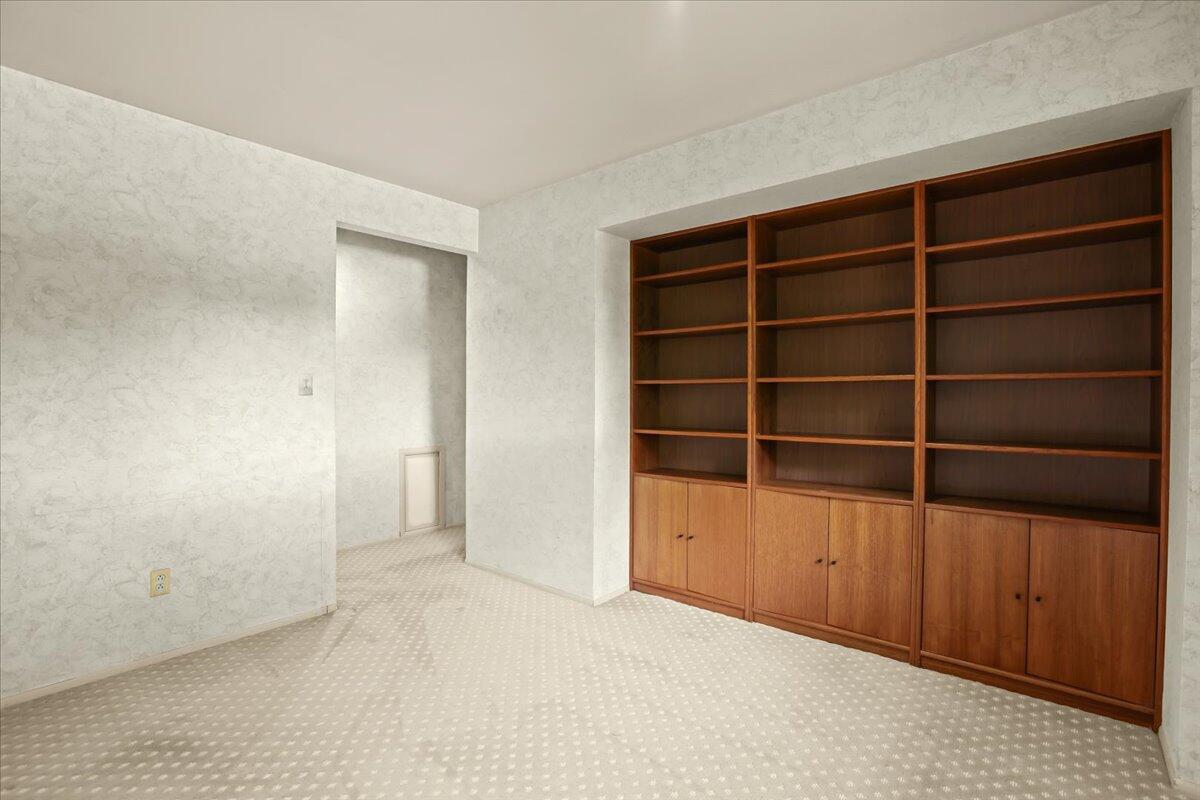 29744 Sugar Spring Road Farmington Hills, MI 48334 - Photo 23 of 42 23-29744 Sugar Spring Rd