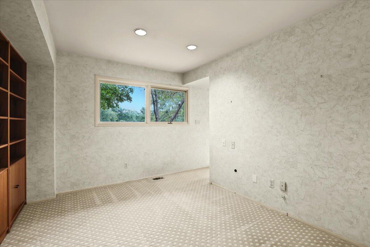 29744 Sugar Spring Road Farmington Hills, MI 48334 - Photo 24 of 42 24-29744 Sugar Spring Rd