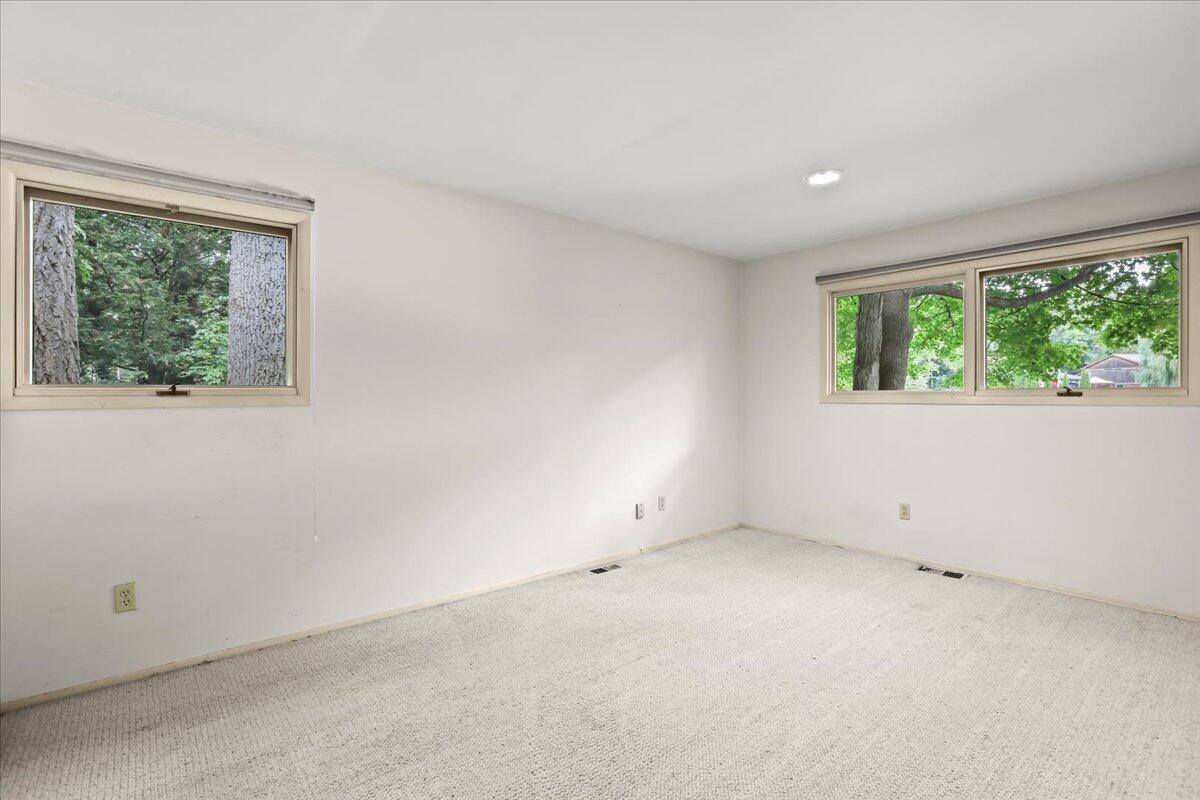 29744 Sugar Spring Road Farmington Hills, MI 48334 - Photo 25 of 42 25-29744 Sugar Spring Rd
