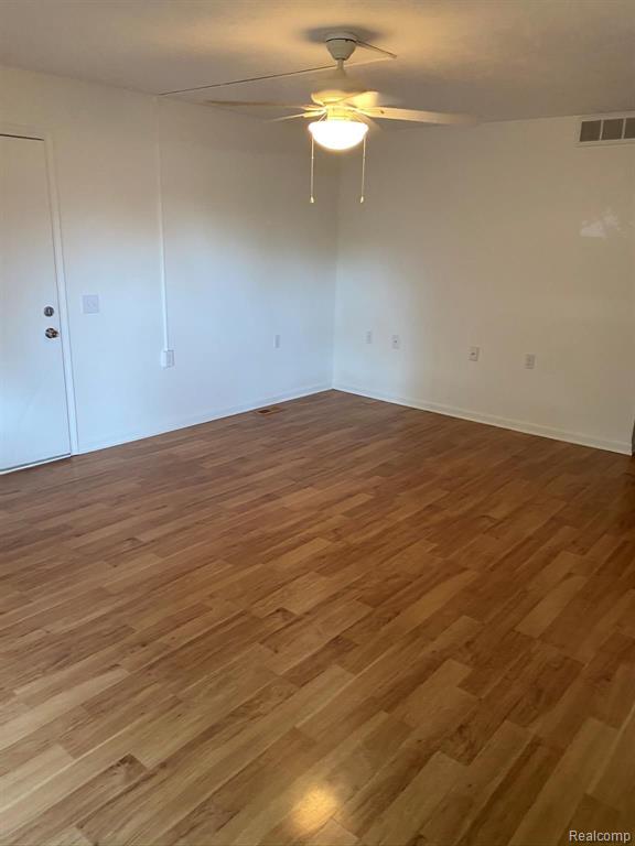 205 East Jolly Road, Unit 8 Lansing, MI 48910 - Photo 19 of 23