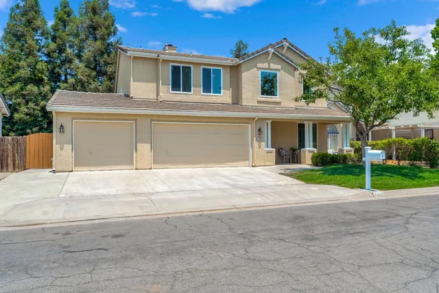 $579,900 | 2234 East Serena Avenue, Fresno, CA 93720