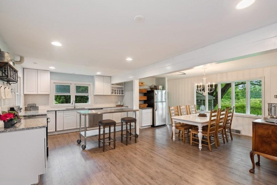 3223 Kaiser Road Three Oaks, MI 49128 - Photo 6 of 24 Kitchen & Dining