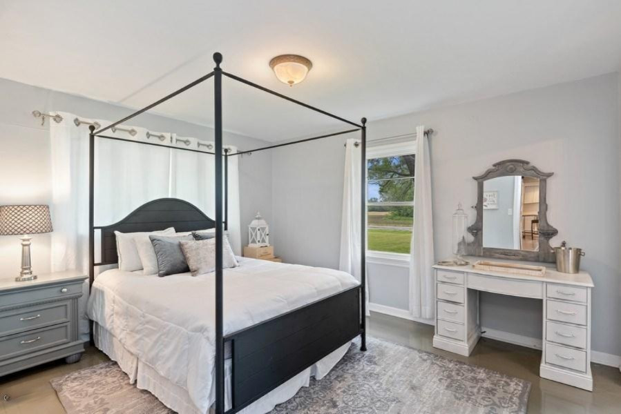 3223 Kaiser Road Three Oaks, MI 49128 - Photo 10 of 24 Master bedroom
