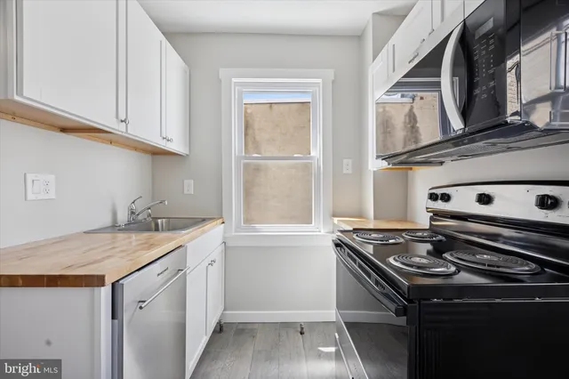 $1,975 | 241 Haverford Avenue, Unit 3, Narberth, PA 19072