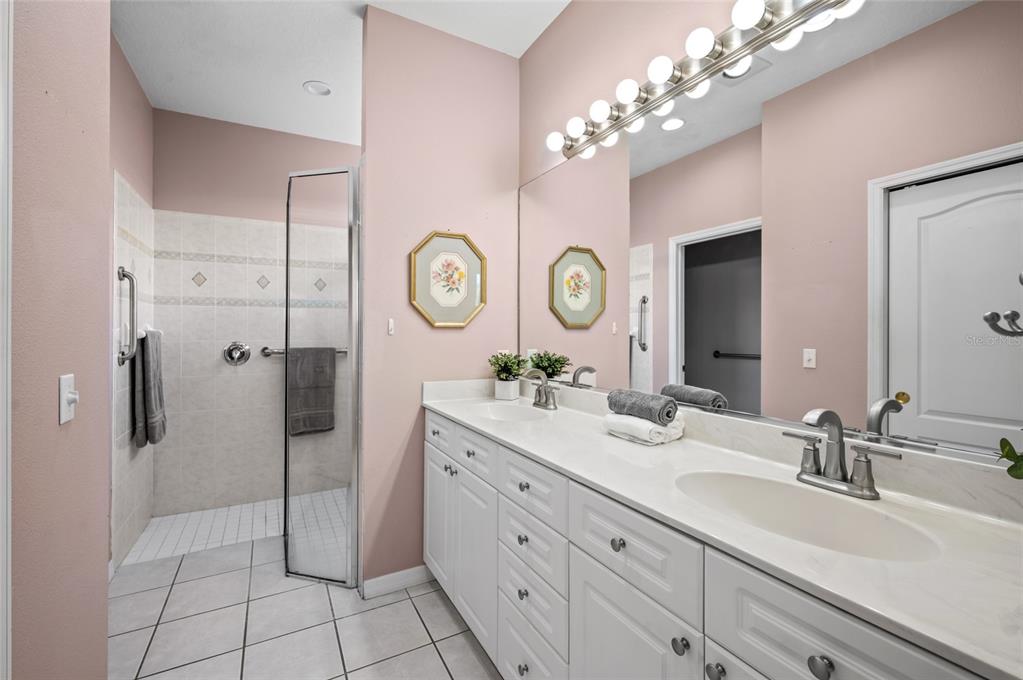4322 Reflections Parkway Sarasota, FL 34233 - Photo 15 of 36