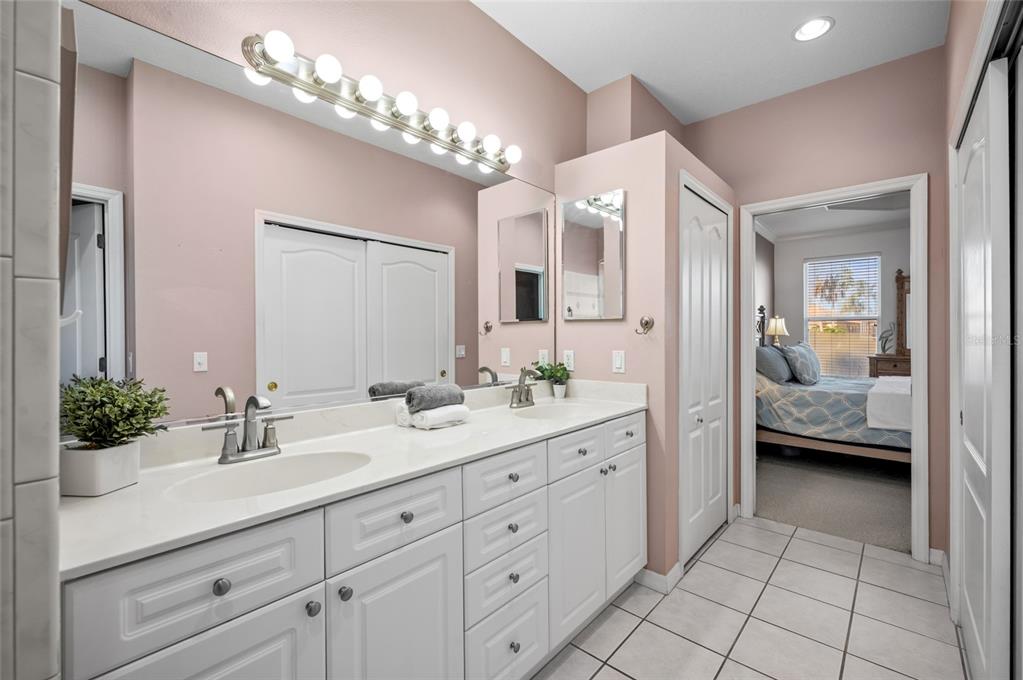 4322 Reflections Parkway Sarasota, FL 34233 - Photo 17 of 36