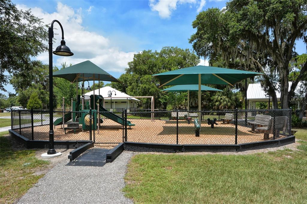 4322 Reflections Parkway Sarasota, FL 34233 - Photo 34 of 36