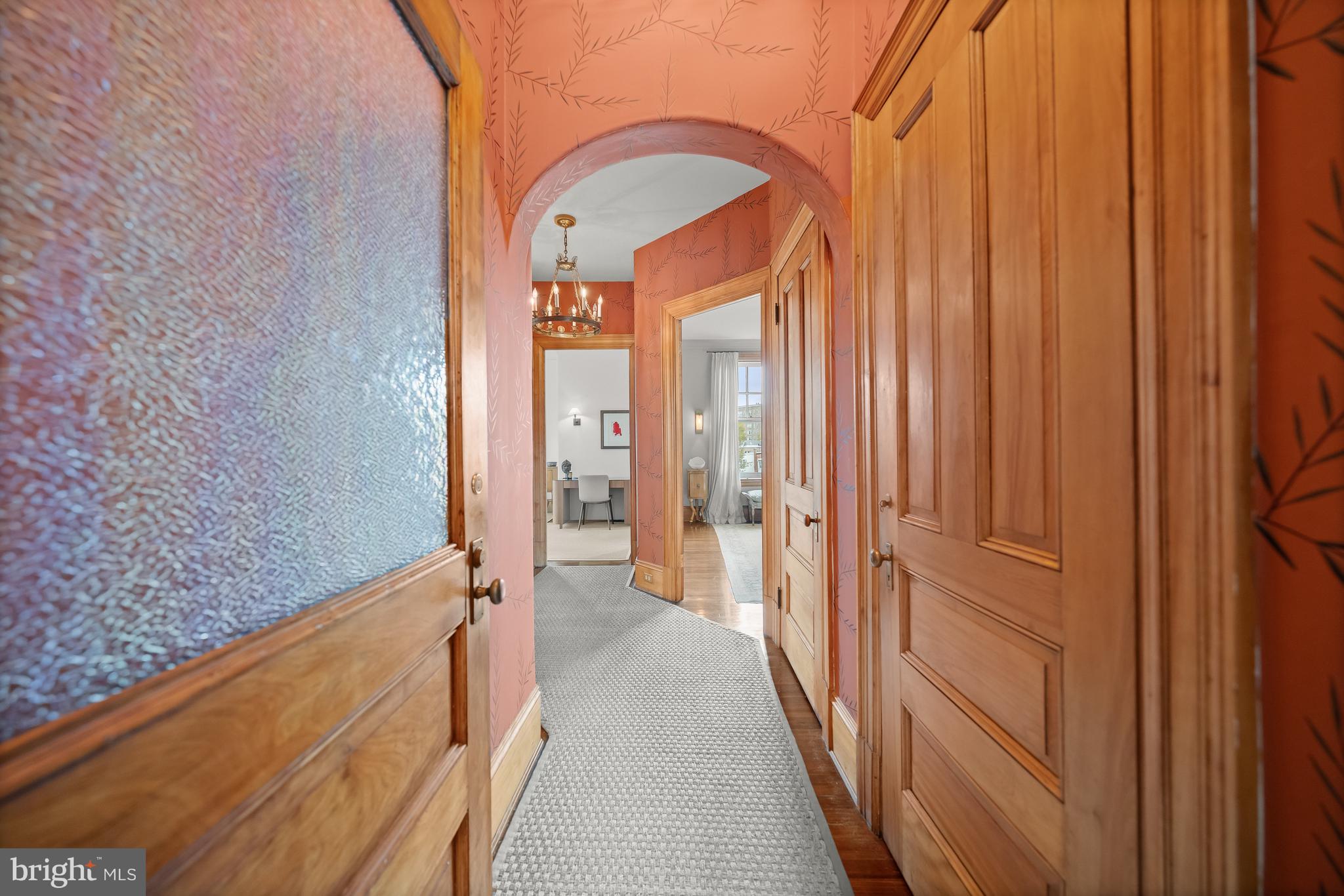2853 Ontario Road Northwest, Unit 421 Washington, DC 20009 - Photo 2 of 33 Stunning entrance with detailed wood mouldings